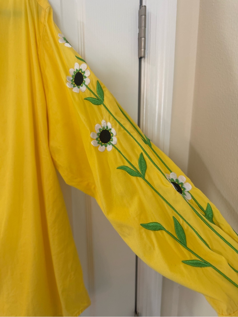 Vintage Bob Mackie 100% Cotton Yellow Button-Down Shirt with Floral Embroidery - Picture 3 of 9
